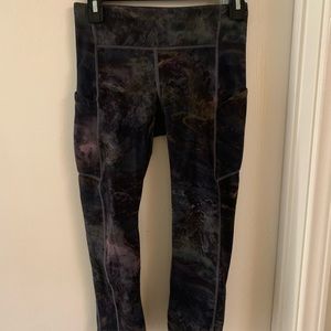 Lululemon size 4 leggings in multicolor pattern